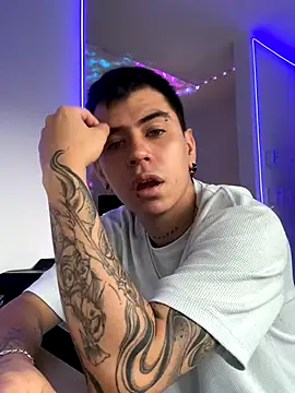 chris suarez online show from November 7, 9:37 pm