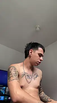 chris suarez online show from March 9, 8:24 pm