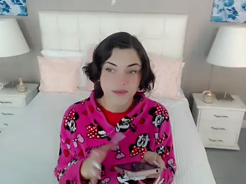 Snapshot of nathalialoes1 chatting on November 11, 12:05 pm nathalialoes1 online show from November 11, 12:05 pm