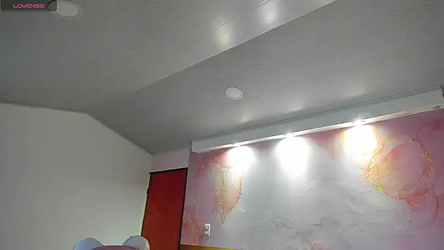 milk candy18 online show from November 15, 11:07 am