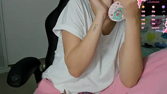 milk candy18 online show from December 21, 10:55 am