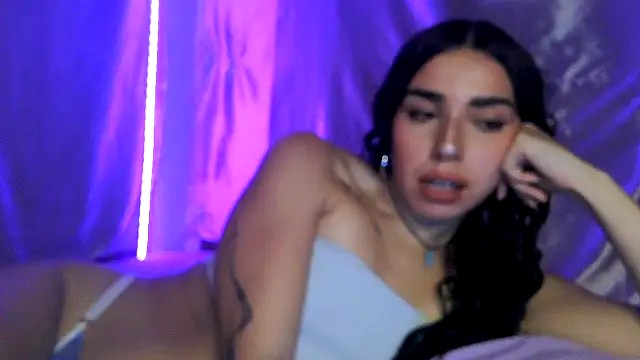 sweetbrunette22 online show from January 12, 5:40 pm