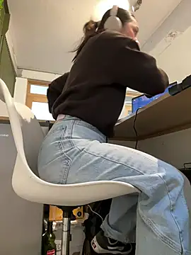 sisylucky online show from March 30, 3:57 pm