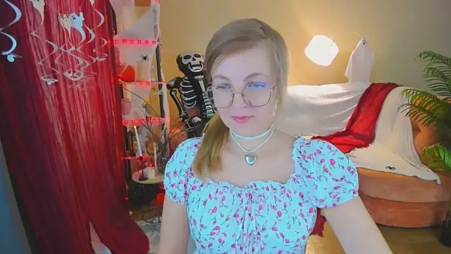 YourUniverser online show from November 3, 9:21 am