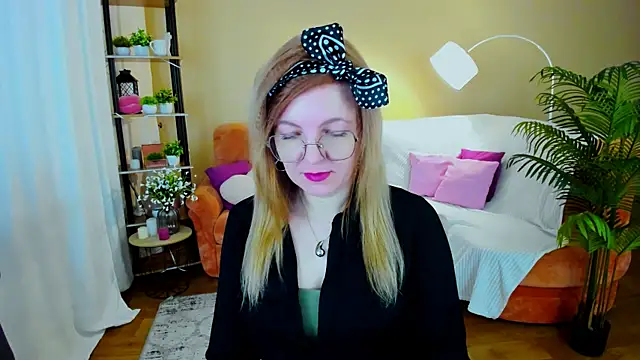 YourUniverser online show from January 18, 9:35 am