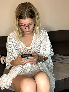 Snapshot of Lesamantssexy chatting on November 3, 7:15 pm Lesamantssexy online show from November 3, 7:15 pm