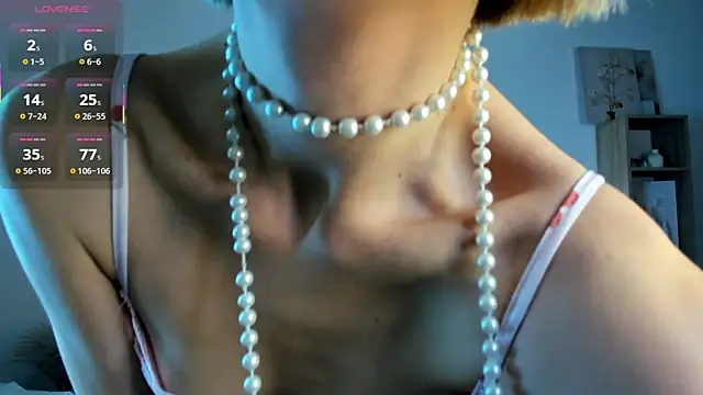 Ice Strawberry online show from November 20, 3:07 am