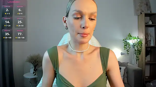 Ice Strawberry online show from November 24, 3:17 am