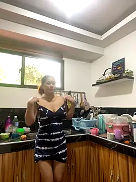 wildpussycat69 online show from December 16, 3:33 am