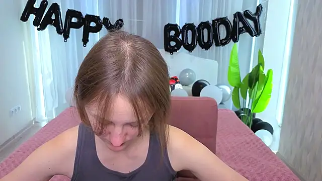 LuluChiiii online show from October 31, 10:49 am