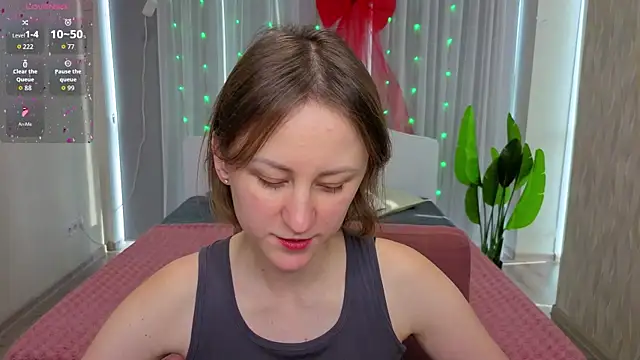 LuluChiiii online show from December 15, 11:03 am