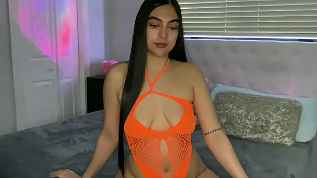  HANNA BARKER online show from December 17, 4:35 pm