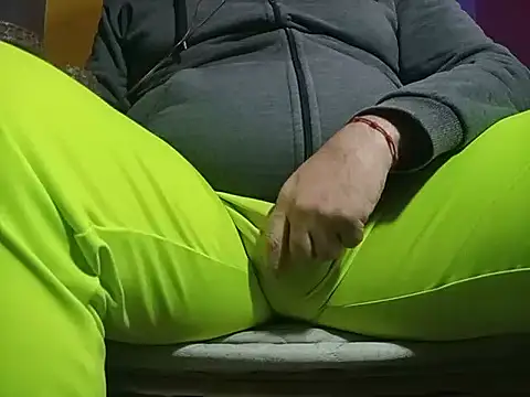 BabyBearMilk online show from November 8, 5:29 am