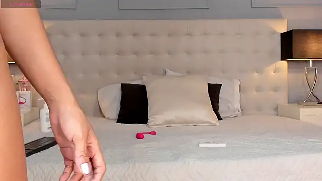 KellyRooss online show from October 16, 12:28 pm