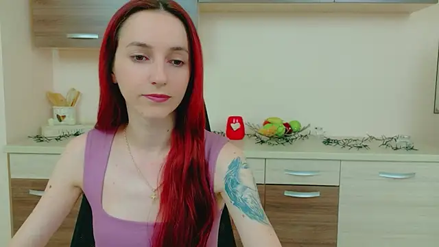 Julia Jae online show from April 8, 6:13 am