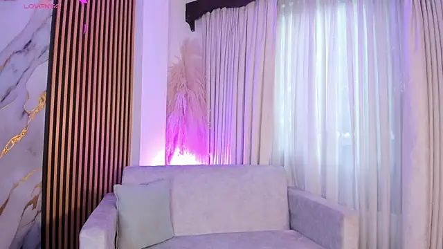 JulienSaint online show from September 18, 11:56 am