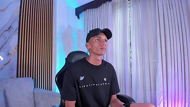 JulienSaint online show from October 27, 12:31 pm