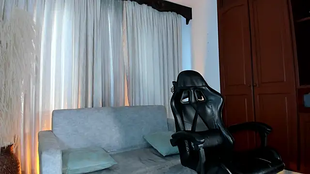 JulienSaint online show from February 7, 12:31 pm