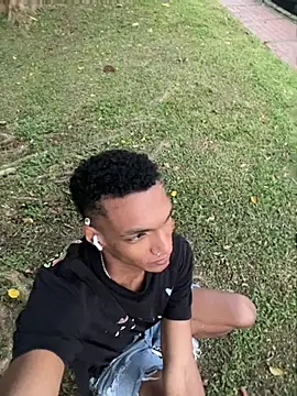 JulienSaint online show from February 22, 11:20 am