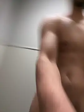 Snapshot of Yinigi chatting on October 10, 2:32 am Yinigi online show from October 10, 2:32 am