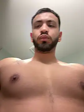 Snapshot of Yinigi chatting on October 18, 12:24 am Yinigi online show from October 18, 12:24 am