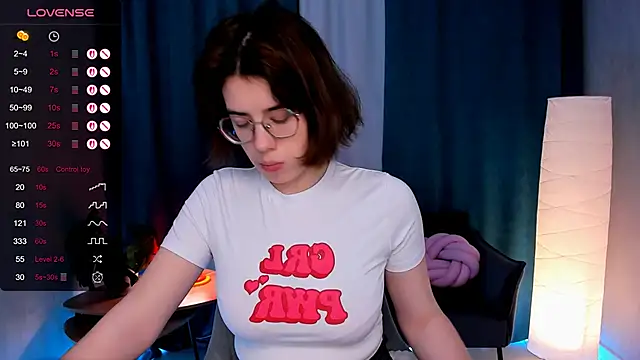 BellaCaress online show from November 23, 9:20 am