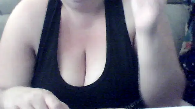 Snapshot of Valendra_ chatting on October 12, 7:29 am Valendra  online show from October 12, 7:29 am
