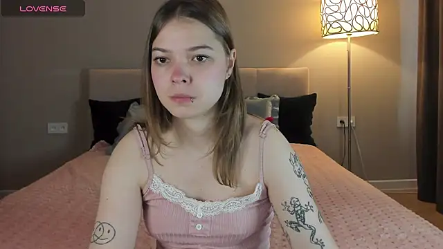 patriciapink online show from November 19, 9:20 am