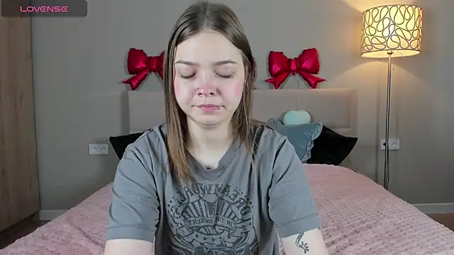 patriciapink online show from March 4, 5:35 am