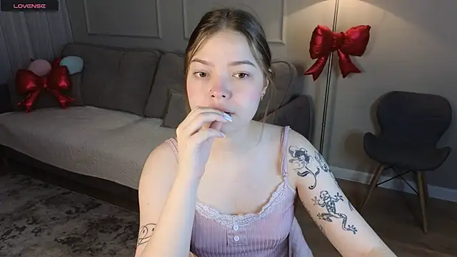 patriciapink online show from March 23, 8:07 am