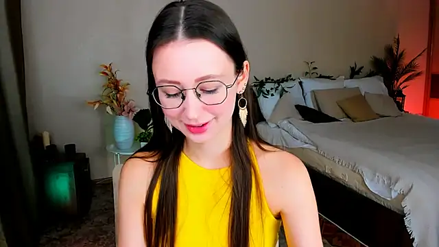 YourLovellyStory online show from December 2, 11:26 am