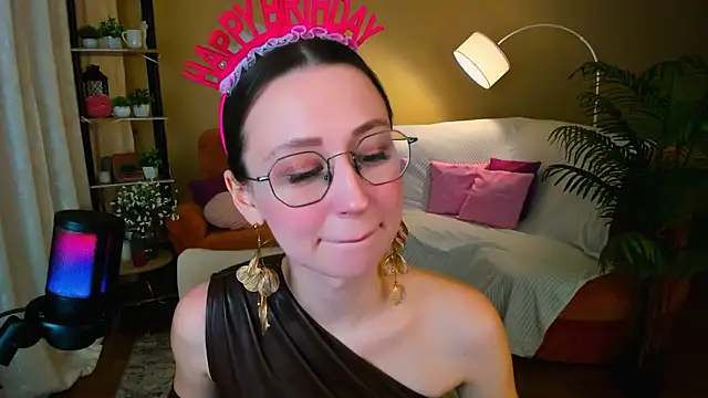 YourLovellyStory online show from January 18, 4:55 pm