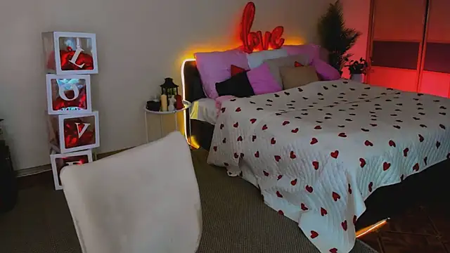 YourLovellyStory online show from February 16, 11:39 am