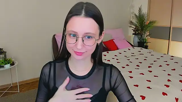 YourLovellyStory online show from June 26, 1:15 pm