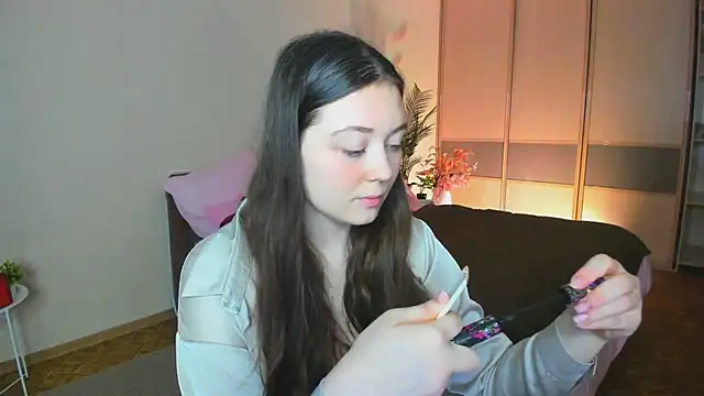 Snapshot of AlluringLookk chatting on April 17, 12:30 pm AlluringLookk online show from April 17, 12:30 pm