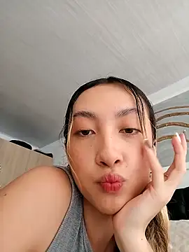 LauMiller online show from November 8, 5:34 pm