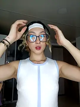 LauMiller online show from November 24, 7:35 pm