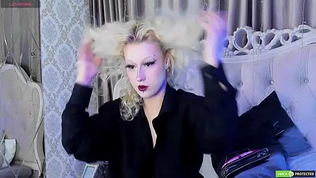 CarolLamb online show from November 22, 6:07 pm