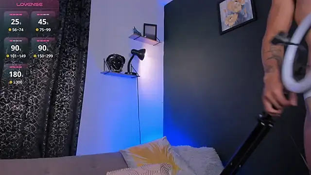 Snapshot of MarkSantozz chatting on October 28, 7:05 pm MarkSantozz online show from October 28, 7:05 pm