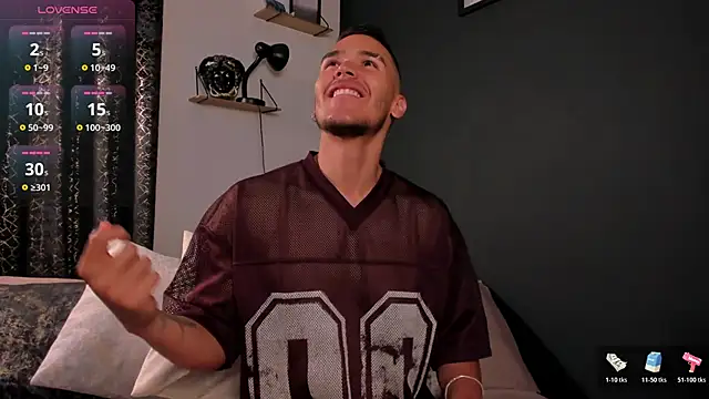 Snapshot of MarkSantozz chatting on November 23, 8:36 am MarkSantozz online show from November 23, 8:36 am