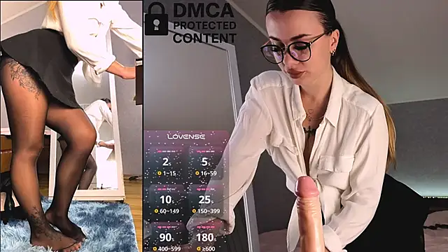 Snapshot of Siren_Bloom chatting on December 18, 5:19 pm Siren Bloom online show from December 18, 5:19 pm