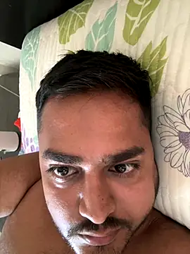 Snapshot of blrguychub chatting on September 13, 4:12 am blrguychub online show from September 13, 4:12 am