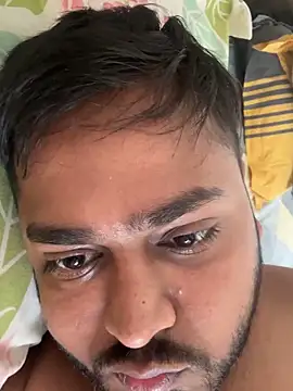 Snapshot of blrguychub chatting on September 24, 3:32 am blrguychub online show from September 24, 3:32 am