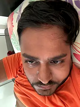 Snapshot of blrguychub chatting on November 15, 6:33 am blrguychub online show from November 15, 6:33 am