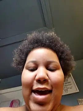 Snapshot of chocolate_bella chatting on January 9, 3:48 pm chocolate bella online show from January 9, 3:48 pm