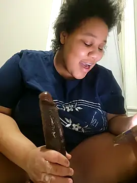 Snapshot of chocolate_bella chatting on January 19, 3:43 am chocolate bella online show from January 19, 3:43 am