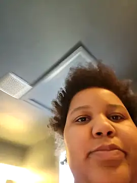 Snapshot of chocolate_bella chatting on February 13, 1:18 pm chocolate bella online show from February 13, 1:18 pm