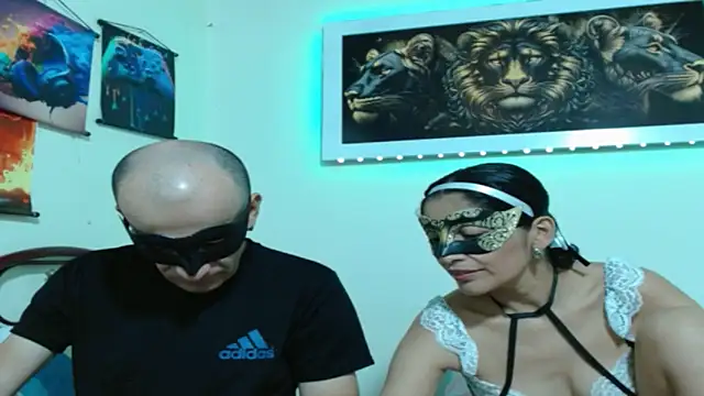 Snapshot of coplehot27 chatting on February 11, 10:26 pm coplehot27 online show from February 11, 10:26 pm