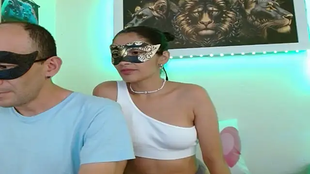 Snapshot of coplehot27 chatting on March 1, 3:36 pm coplehot27 online show from March 1, 3:36 pm