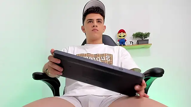 Mikecooper online show from January 14, 3:01 am